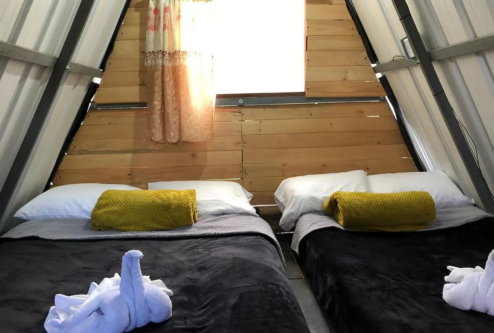 לינה וארוחת בוקר Cabanas En מדיין